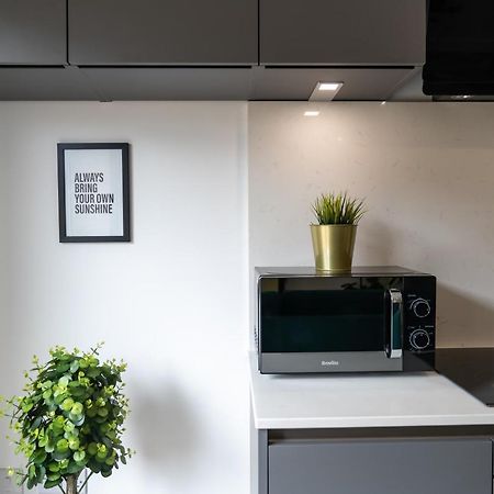Hosta Group - Prestige 1 Bed Apartment - The Olive Кеймбридж Екстериор снимка