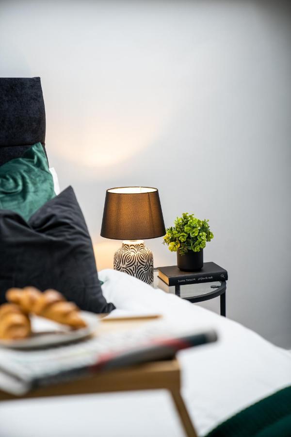 Hosta Group - Prestige 1 Bed Apartment - The Olive Кеймбридж Екстериор снимка