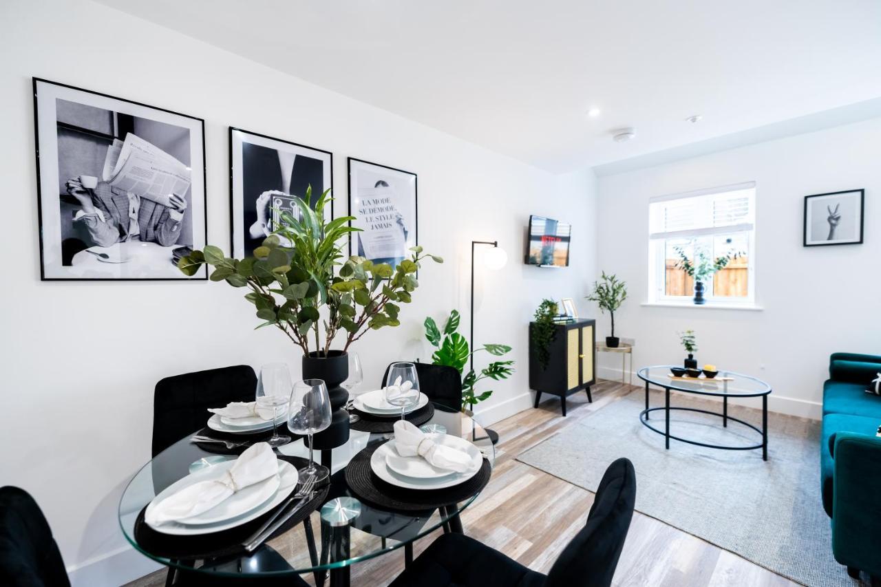 Hosta Group - Prestige 1 Bed Apartment - The Olive Кеймбридж Екстериор снимка