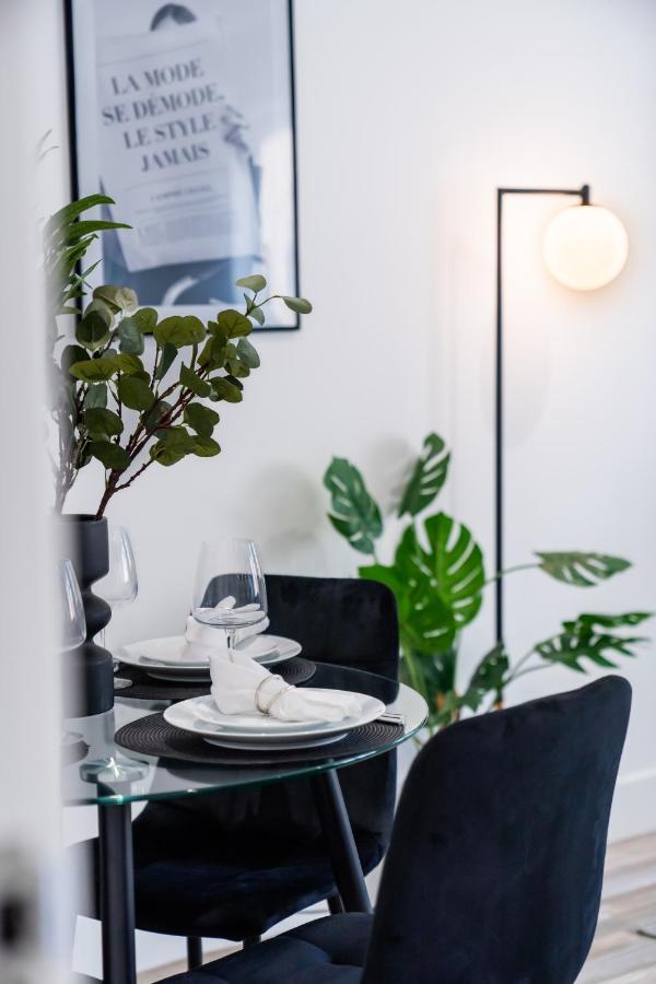 Hosta Group - Prestige 1 Bed Apartment - The Olive Кеймбридж Екстериор снимка